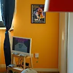 Retrowave 80's In Lägenhet *